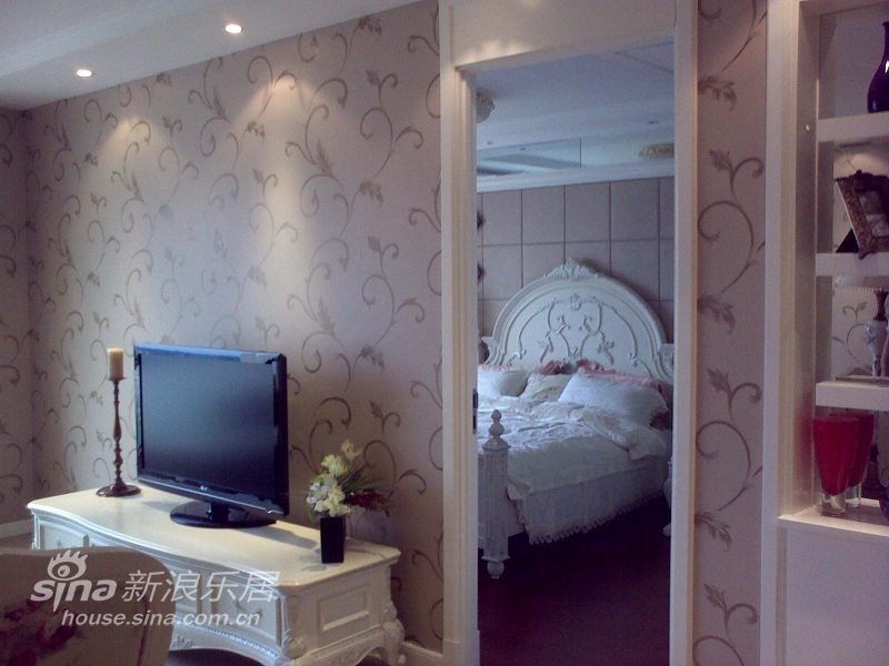 欧式 三居 客厅图片来自用户2746953981在实景：浅粉的童话空间设计71的分享