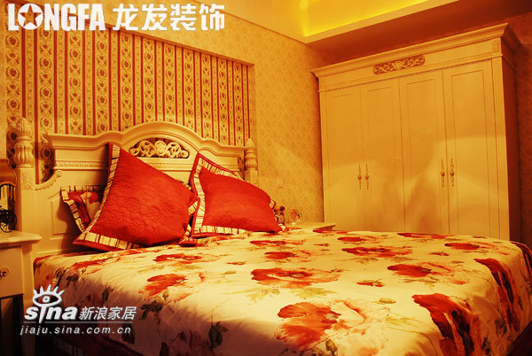 欧式 三居 卧室图片来自用户2746953981在东尚样板间实景70的分享
