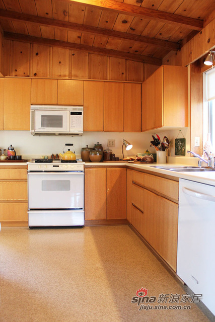美式 三居 厨房图片来自朗润装饰工程有限公司在【多图】180平多彩小别墅演绎幸福美好98的分享