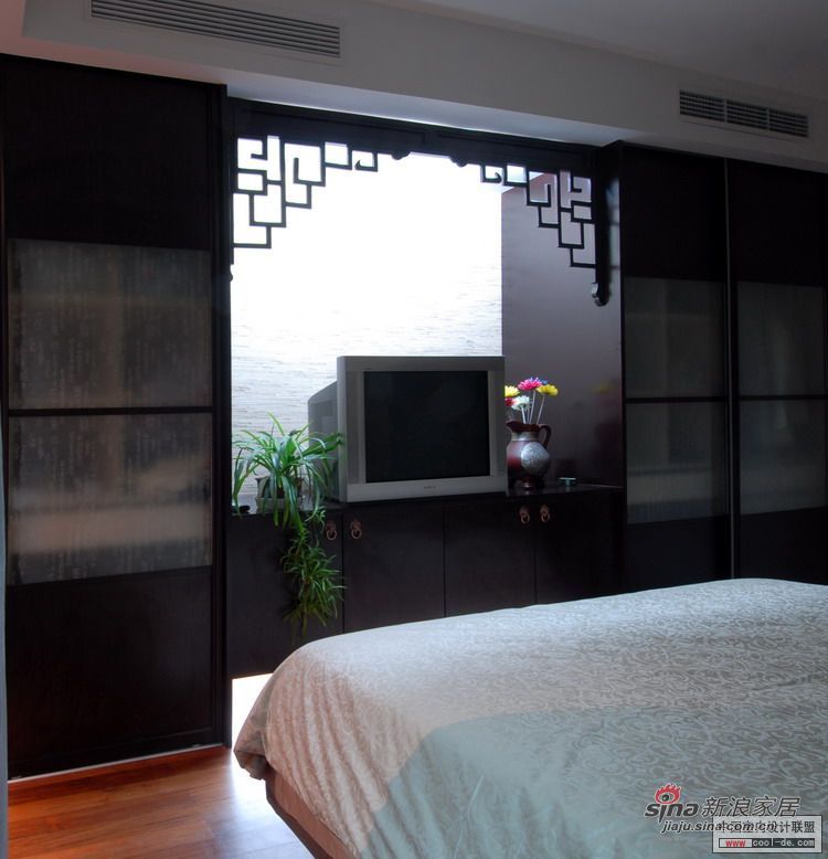 中式 三居 客厅图片来自用户1907658205在在单层公寓中继续中式风格的延续20的分享