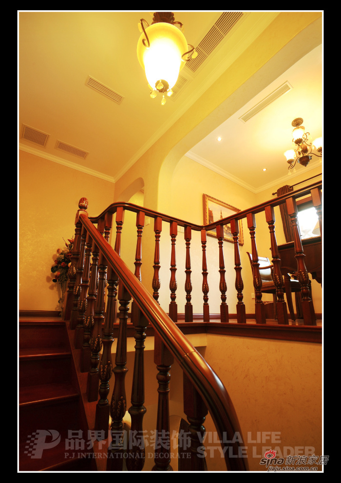 美式 四居 楼梯图片来自用户1907685403在【高清】426平米别墅美式风格实景图99的分享