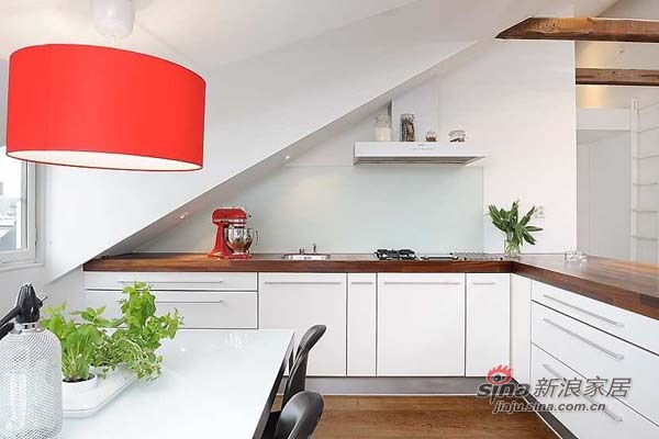 欧式 二居 厨房图片来自用户2772856065在97平米的顶层阁楼空间设计42的分享