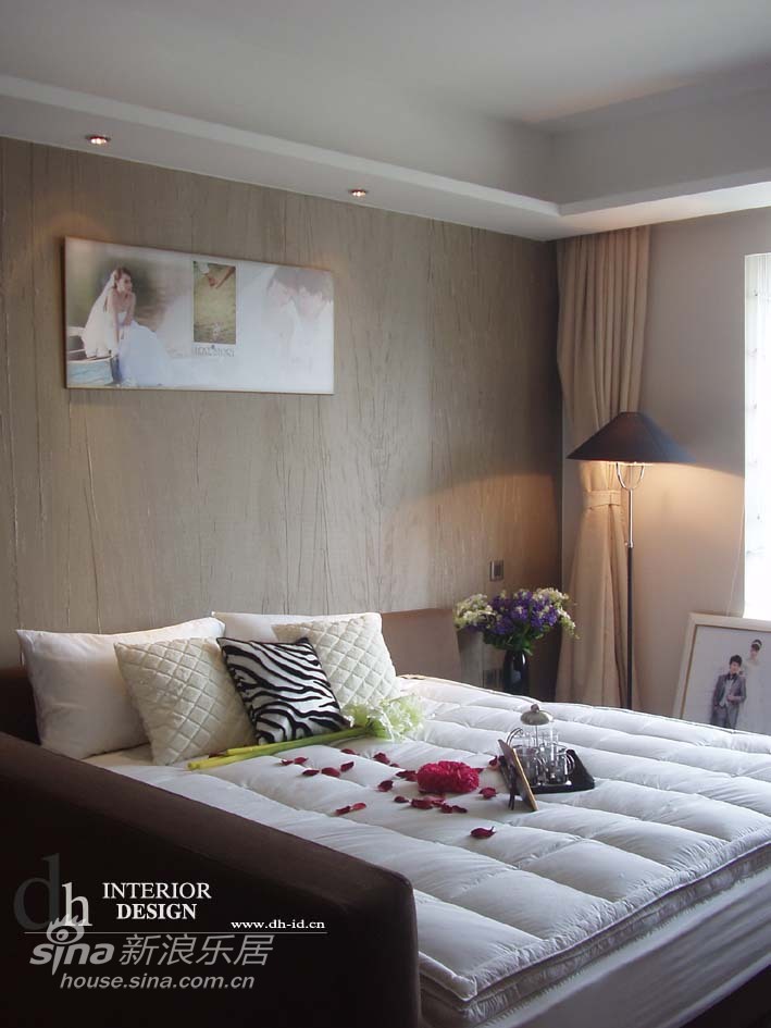 简约 三居 卧室图片来自用户2738813661在时尚风雅、清新简约  常熟世贸新城-婚房设计21的分享