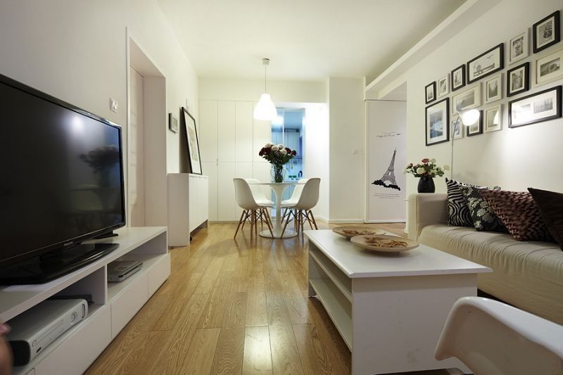 简约 二居 客厅图片来自用户2738845145在5.5万打造现代温馨舒适两居室81的分享