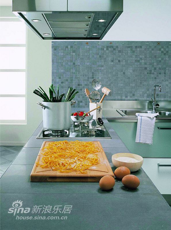 地中海 跃层 厨房图片来自用户2756243717在现代简约风格-马可波罗86的分享