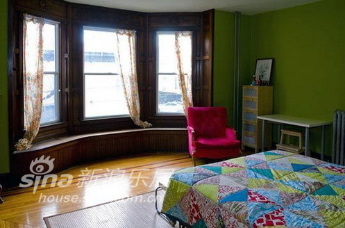 欧式 二居 客厅图片来自用户2746889121在繁复之美 美式公寓现代混搭风尚21的分享