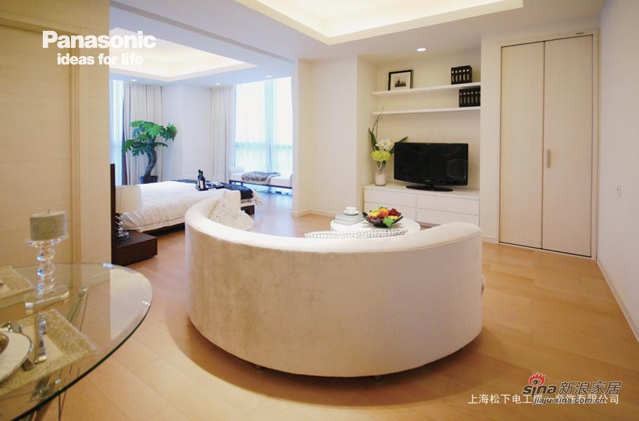 简约 二居 客厅图片来自用户2557979841在松下盛一：纯色的依恋20的分享