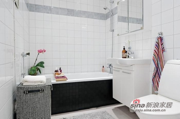 欧式 公寓 卫生间图片来自用户2745758987在93平米的白色精致公寓93的分享