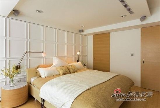 简约 三居 卧室图片来自用户2737735823在130平米大气优雅的三居室51的分享