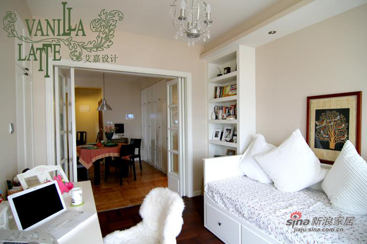欧式 公寓 客厅图片来自用户2746948411在160平法式公寓，简约朴实米色调90的分享