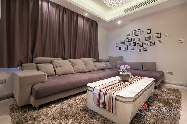 现代 二居 客厅图片来自佰辰生活装饰在黑白条纹控85平现代简约婚房10的分享