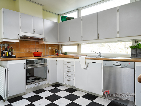 简约 二居 厨房图片来自用户2739378857在150平方的轻和幽静的平房47的分享
