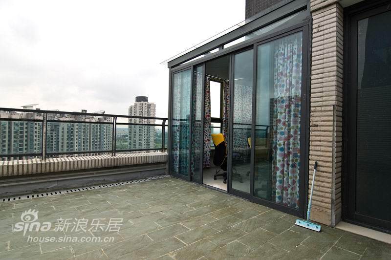 简约 复式 客厅图片来自用户2559456651在大华锦绣华城－现代36的分享