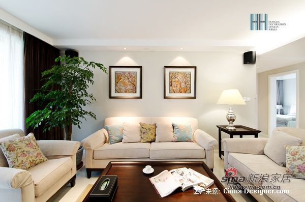 美式 公寓 客厅图片来自用户1907686233在175平 简约美式中央花园住宅97的分享