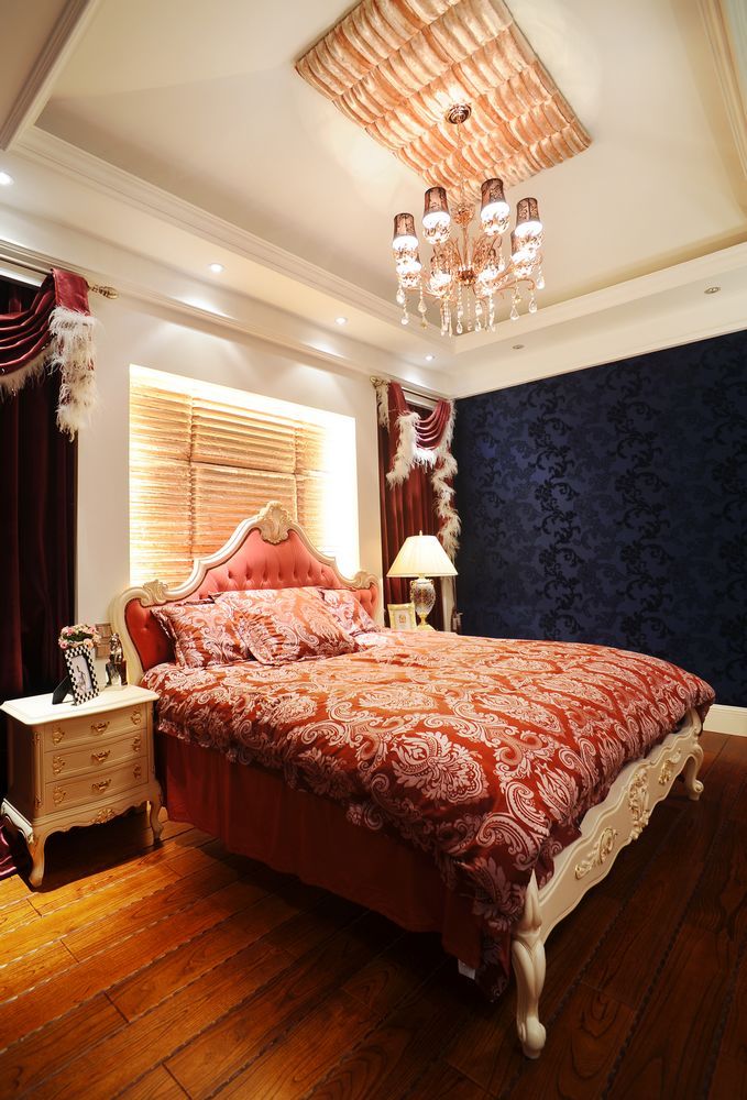 欧式 别墅 卧室图片来自用户2772873991在370平新古典风格混搭温馨美家96的分享