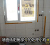 墙面砖阳角部分的处理方法，磨45度碰角不要碰太严实，可以留出2mm缝隙。
