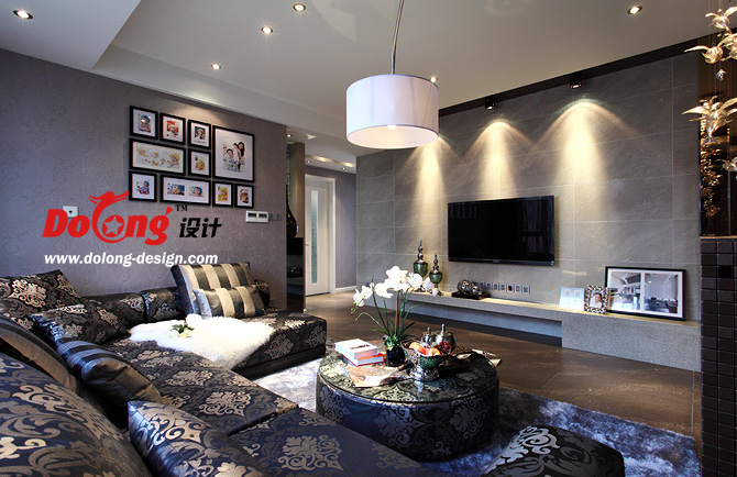 客厅图片来自DoLong董龙设计在119平 奢华主张 现代奢华的分享