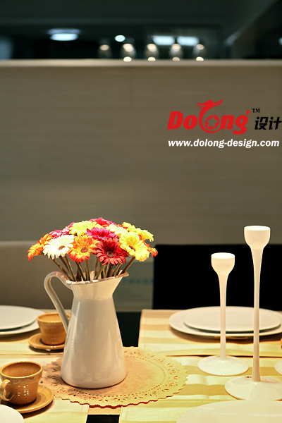 简约 三居 餐厅图片来自DoLong董龙设计在品•尚 139平 简约大气的分享