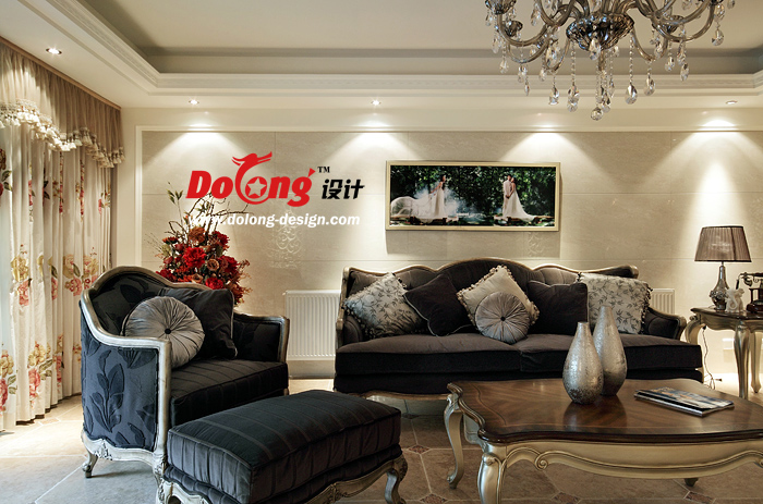 美式 优雅 大气 客厅图片来自DoLong董龙设计在摩登新贵 260平 美式家居的分享