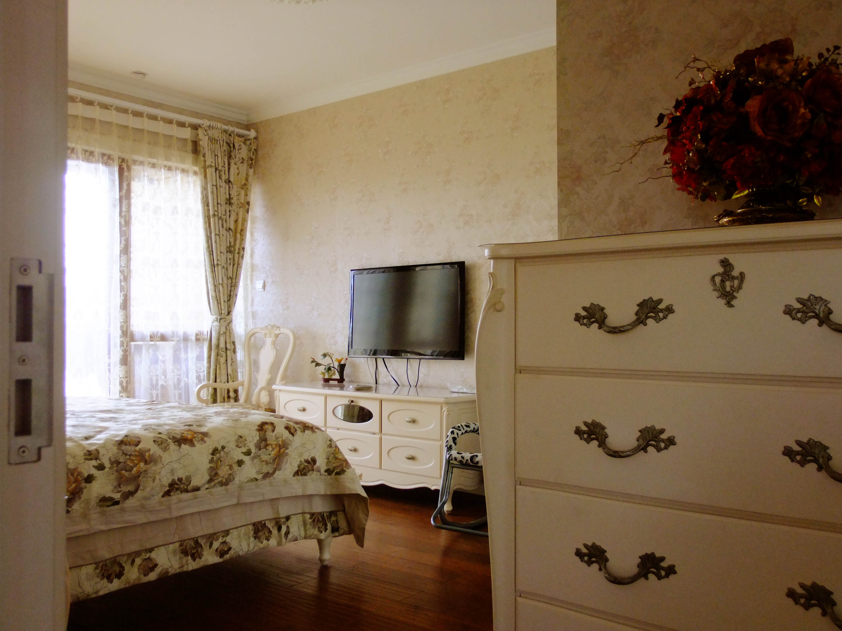 卧室图片来自今朝装饰小俊在西山华府奢华欧式别墅的分享