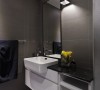 以板岩的内敛质感铺述，打造精品旅店般的卫浴空间。