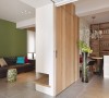 甘纳设计巧用具回廊效果的双动线，打造采光明亮、动线流畅的小家新生活。