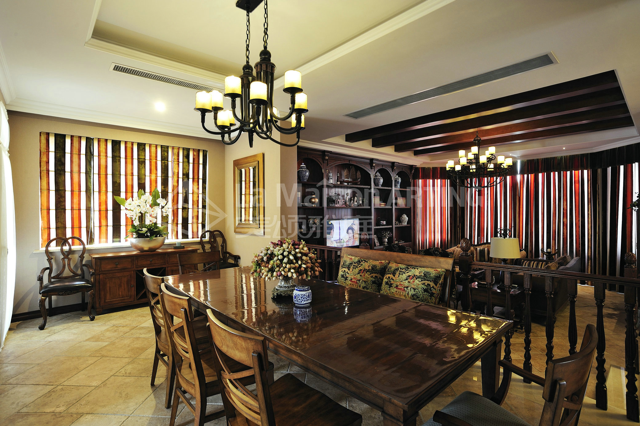 新古典 餐厅图片来自美颂雅庭在十二橡树新古典别墅的分享