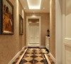 设计理念：墙面选用统一的欧式大马士革花型壁纸，配上白色的木门，简洁大方。