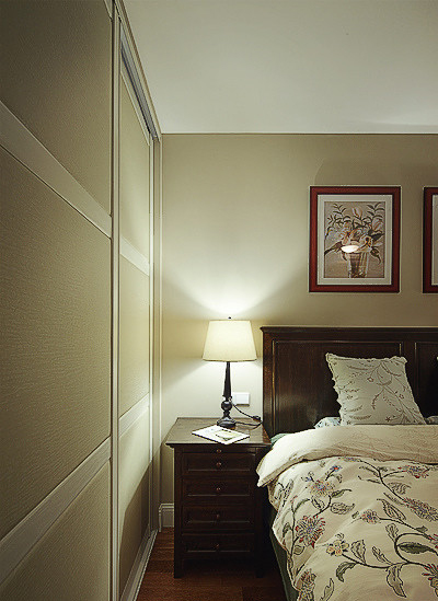 卧室图片来自家装大管家在诠释温馨与幸福 130平美式3居室的分享