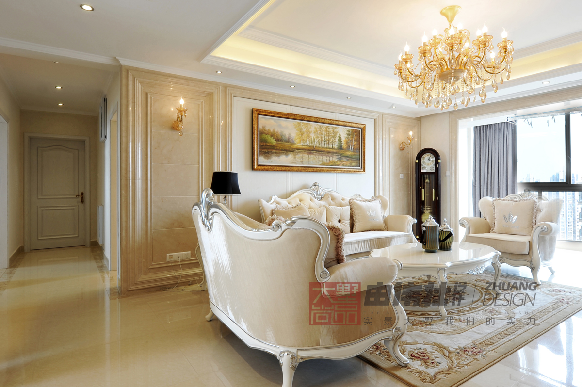 实景 欧式风格 雅致 世茂三期 客厅图片来自大墅尚品-由伟壮设计在『银色家居』-欧式风格的分享