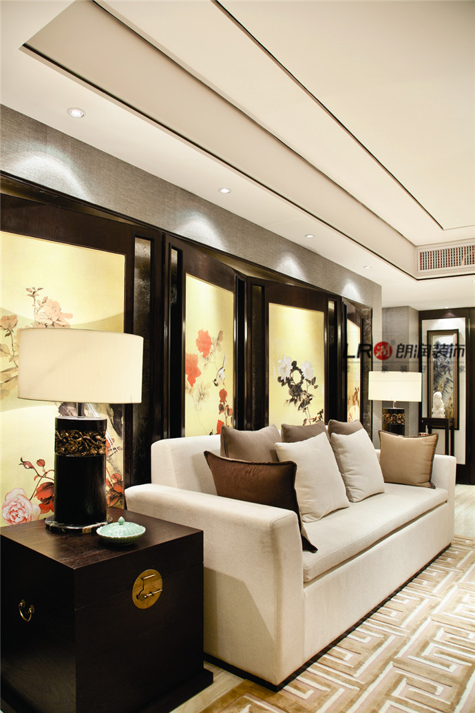新中式 简约 三居 白领 客厅图片来自朗润装饰工程有限公司在167平新中式风格之“鸟语茶香”的分享