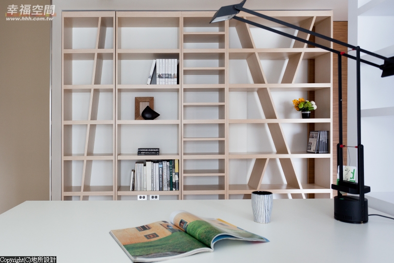 简约 二居 木地板 北欧 现代 收纳 书房图片来自幸福空间在142m²简约经典成就舒适三口窝的分享