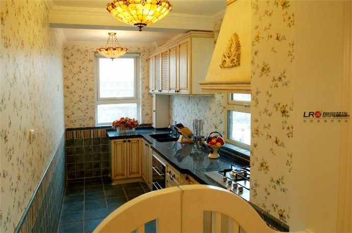 厨房图片来自朗润装饰工程有限公司在97平温馨田园三居室的分享