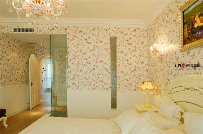 卧室图片来自朗润装饰工程有限公司在97平温馨田园三居室的分享