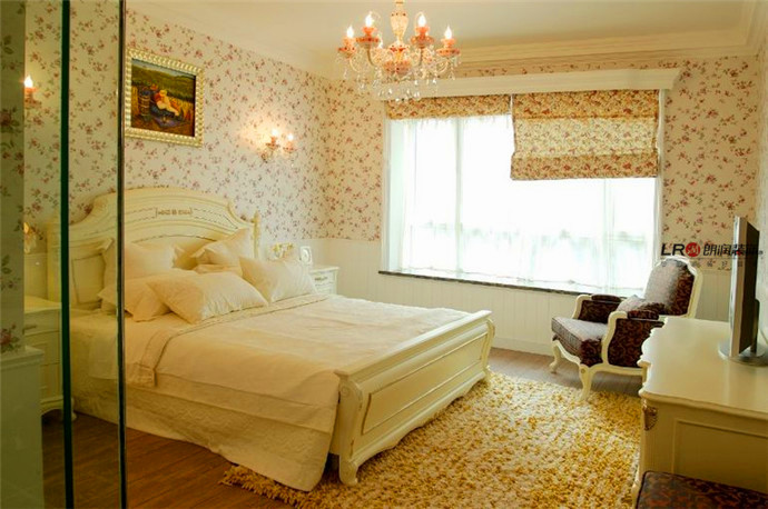 卧室图片来自朗润装饰工程有限公司在97平温馨田园三居室的分享