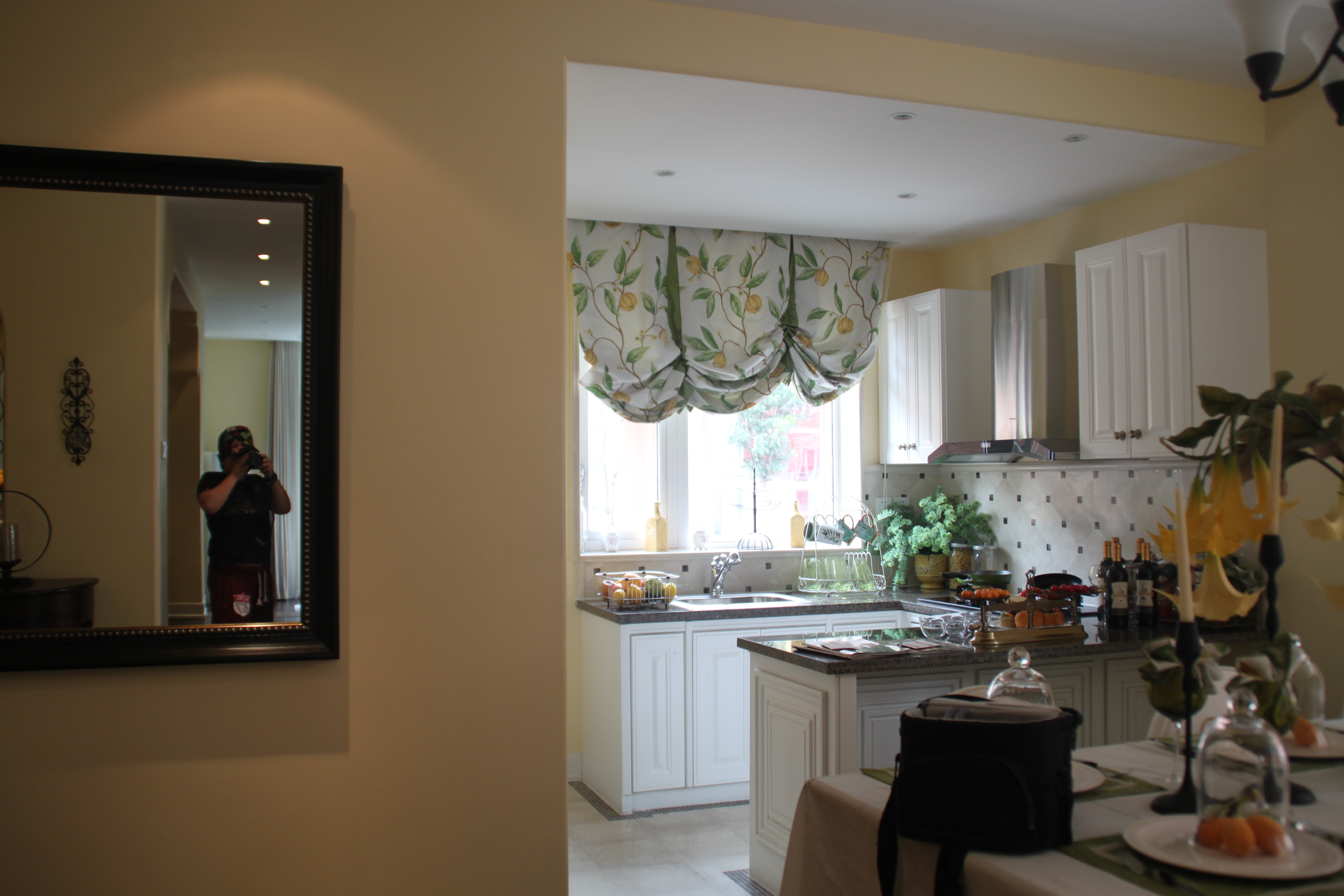 欧式 厨房图片来自框框在360平米大别墅欧式风格实景的分享