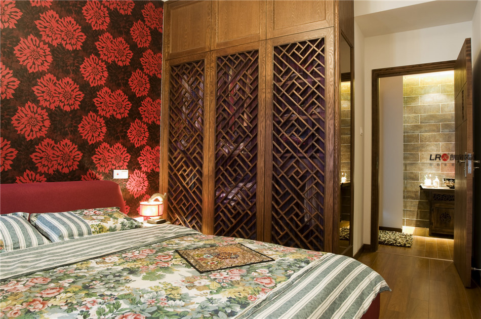 卧室图片来自朗润装饰工程有限公司在新古典主义之“时光印记”的分享