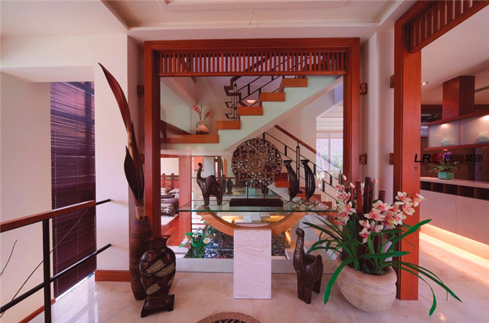 别墅 四居 中式 古典 客厅图片来自朗润装饰工程有限公司在232平中式复古别墅的分享