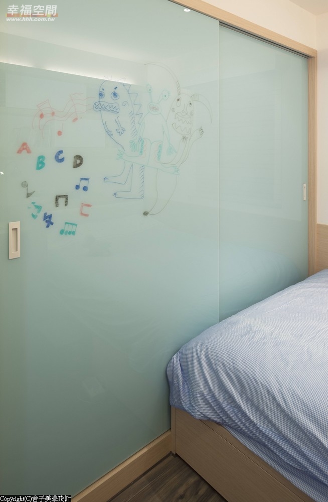 旧房改造 时尚 木地板 二居 当代 现代 混搭 收纳 儿童房图片来自幸福空间在真实体验70m²幸福温度的分享