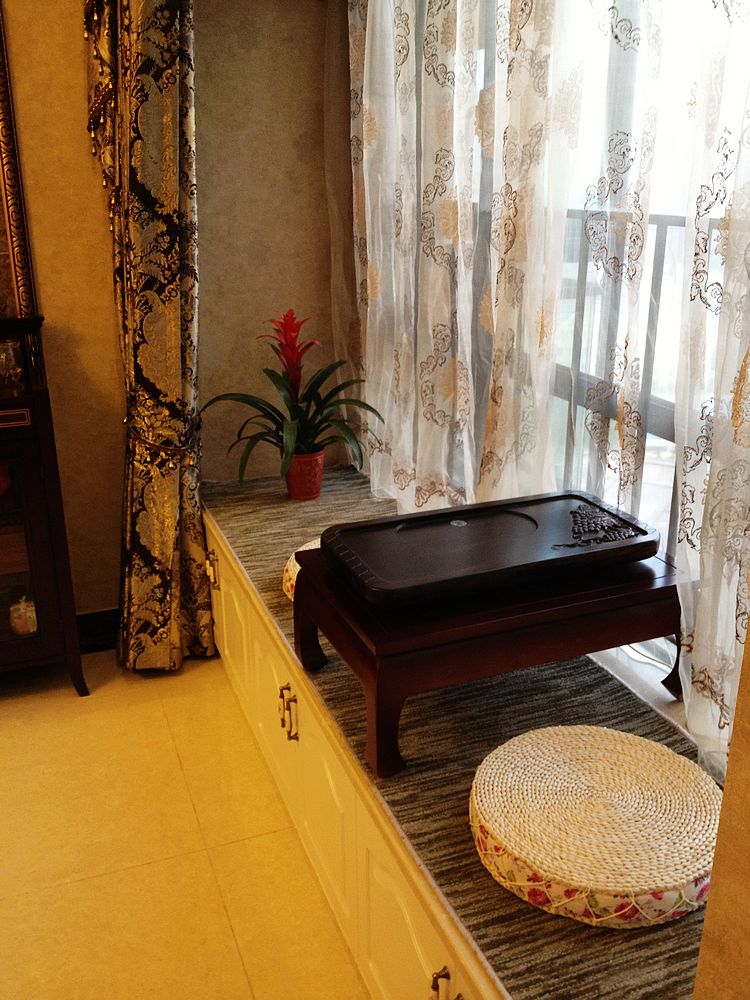 欧式 三居 白领 收纳 80后 小资 客厅图片来自武汉实创装饰在恬静优雅素净123平俏新房的分享