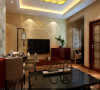 中式的家具配上温馨色调、黑色茶几，空间时尚时尚沉稳大气。