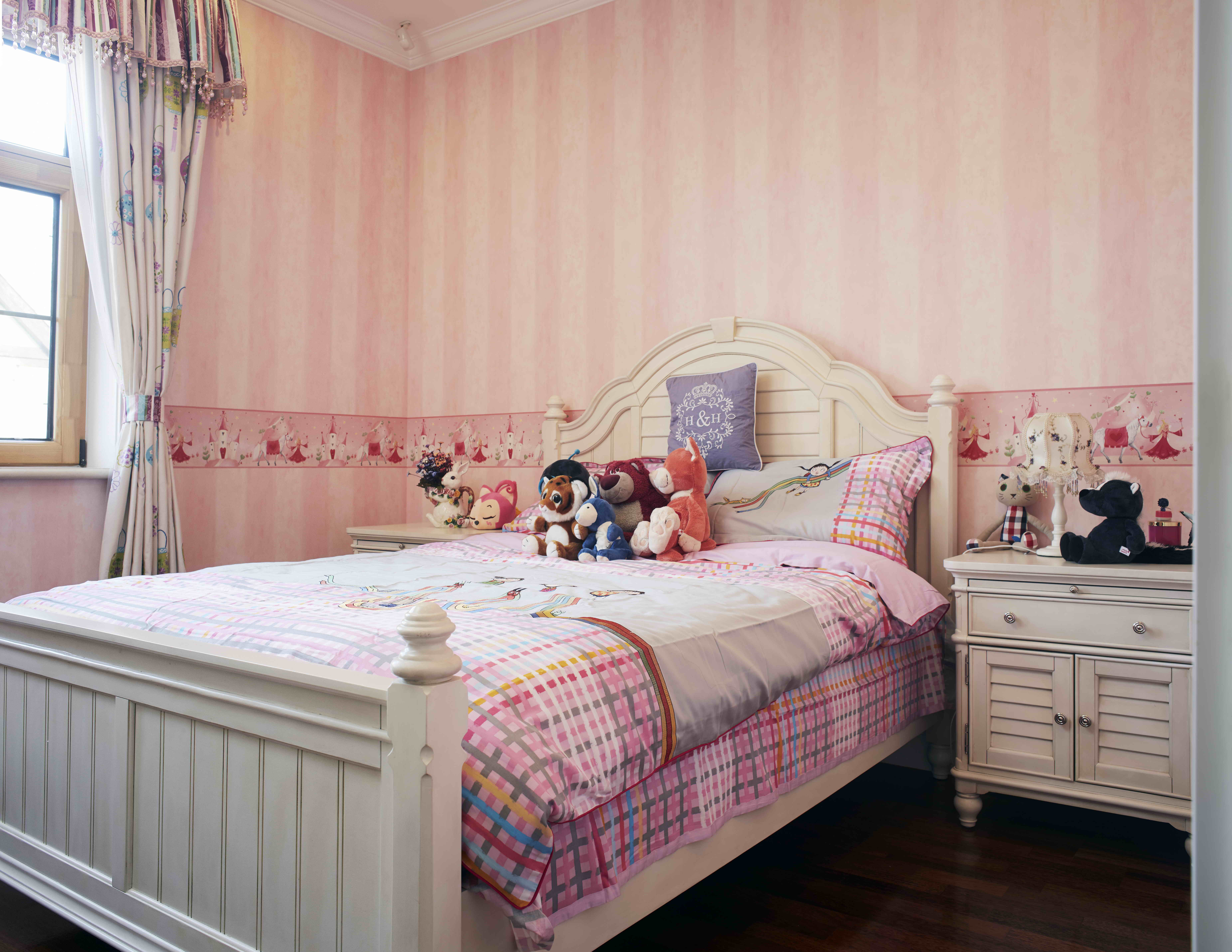 混搭 别墅 旧房改造 卧室图片来自尚层装饰张迪在西山林语 420平米 混搭风格的分享