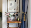 西山林语 420平米 混搭装修风格,客厅英国诗人的手稿配上精致的边桌，体现出一种人文气质