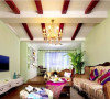 地中海清新的色调配上复古典雅的家具，很是和谐