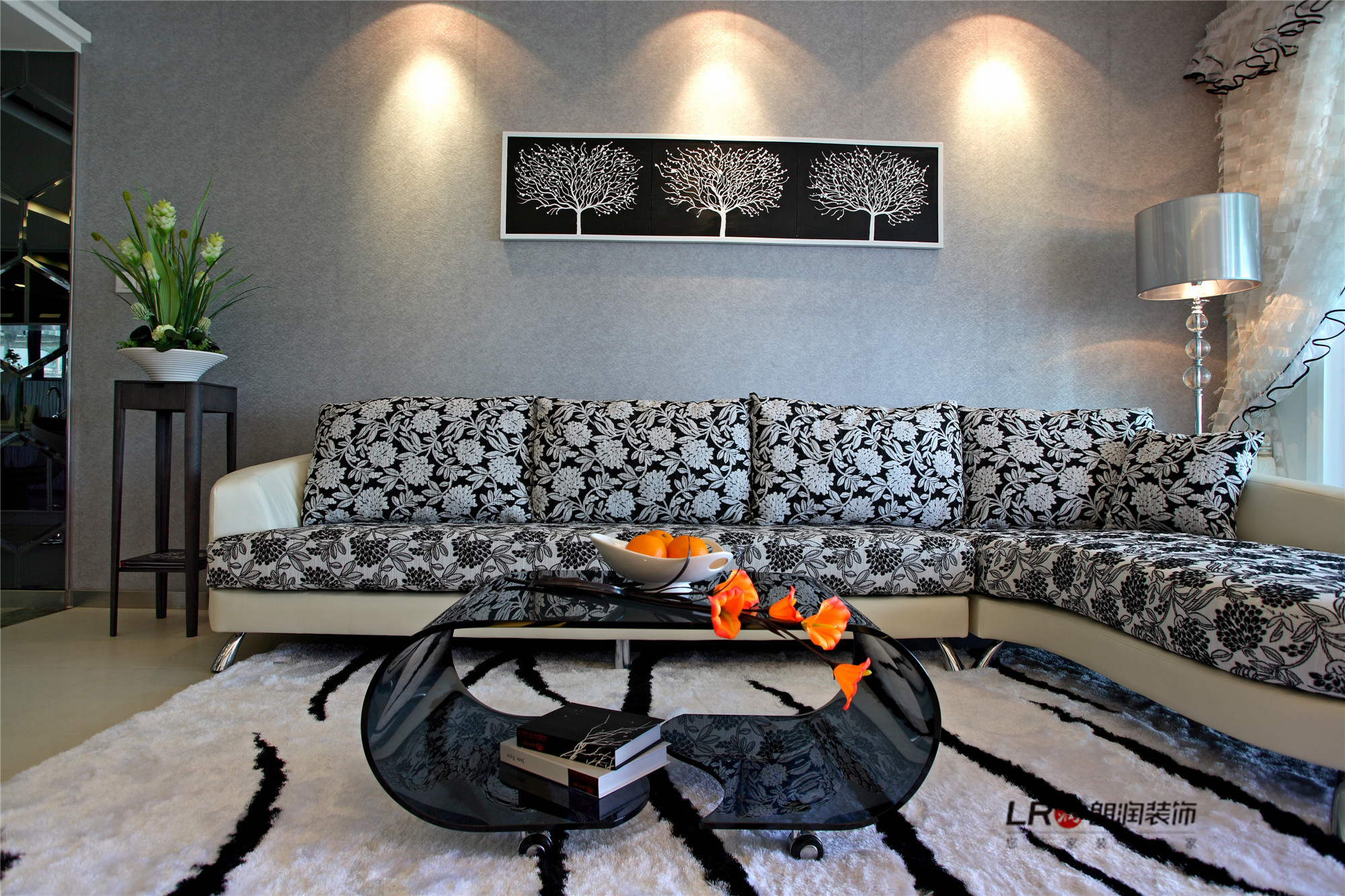 客厅图片来自朗润装饰工程有限公司在103平现代时尚三居室的分享