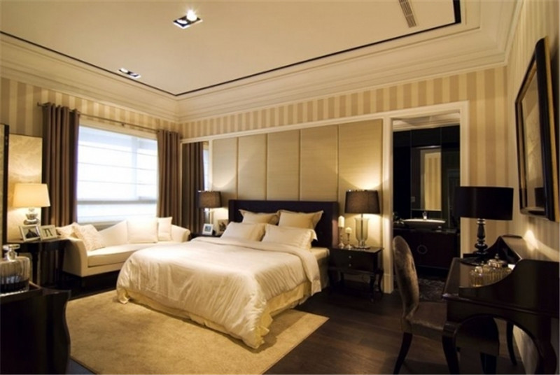 卧室图片来自朗润装饰工程有限公司在120平中式典雅三居室的分享