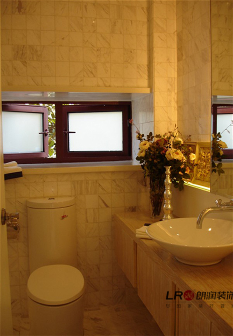 卫生间图片来自朗润装饰工程有限公司在欧式豪华别墅的分享
