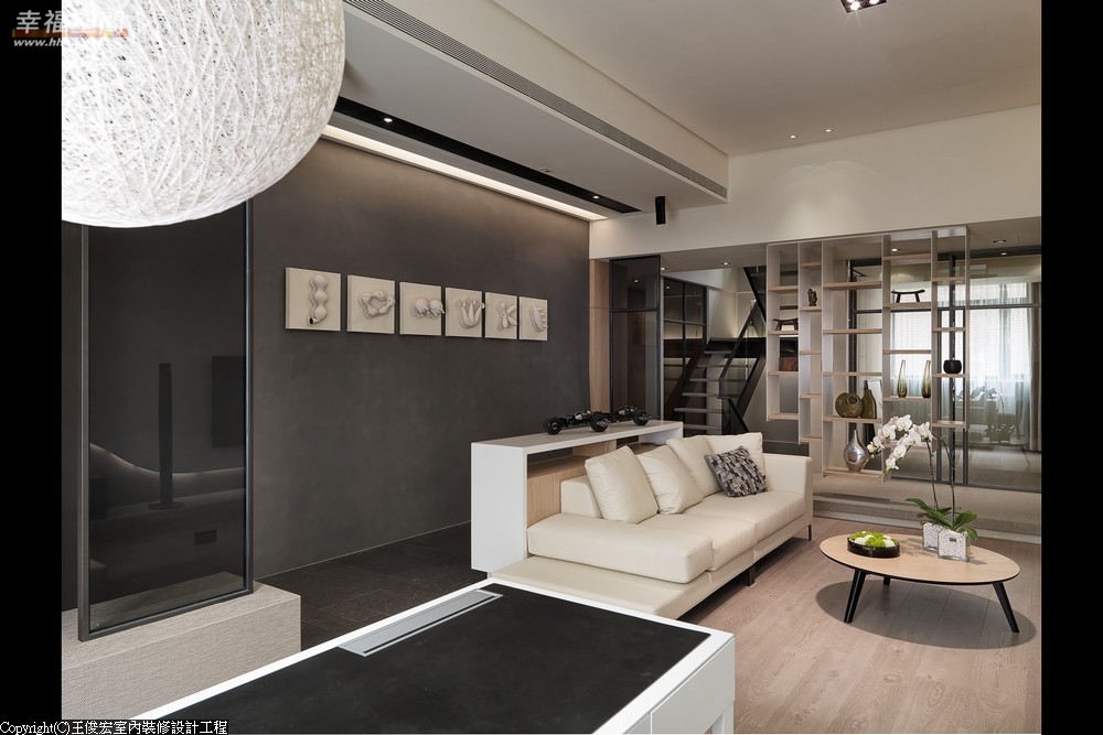 简约 现代 别墅 四居 舒适 客厅图片来自幸福空间在237平氣質 烘托场域温度的分享