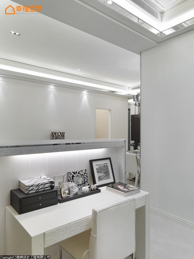 欧式 时尚 混搭 收纳 白富美 白领 书房图片来自幸福空间在138 m²时尚奢华语汇精品宅的分享