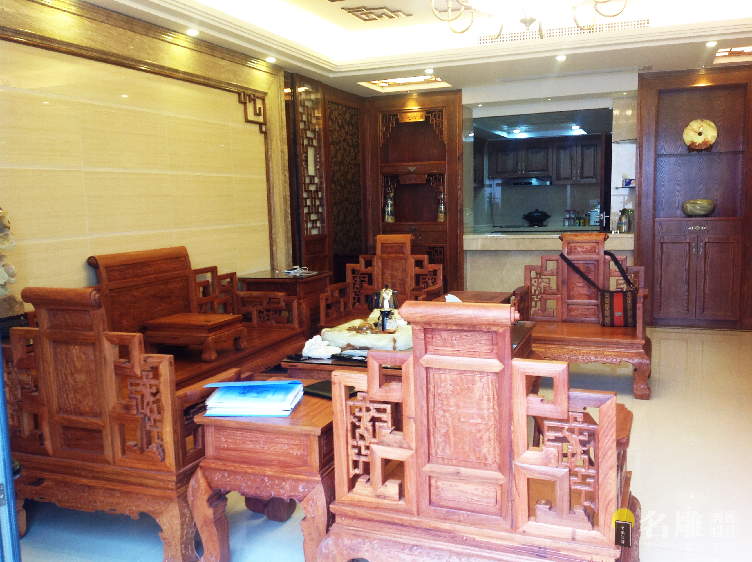 中式 三居 中国风 名雕装饰 温馨 客厅图片来自名雕装饰设计在186平三居室中国风温馨家居的分享